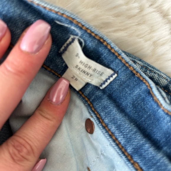 9" High-Rise Skinny Jeans Rip and Repair Edition - Picture 3 of 6